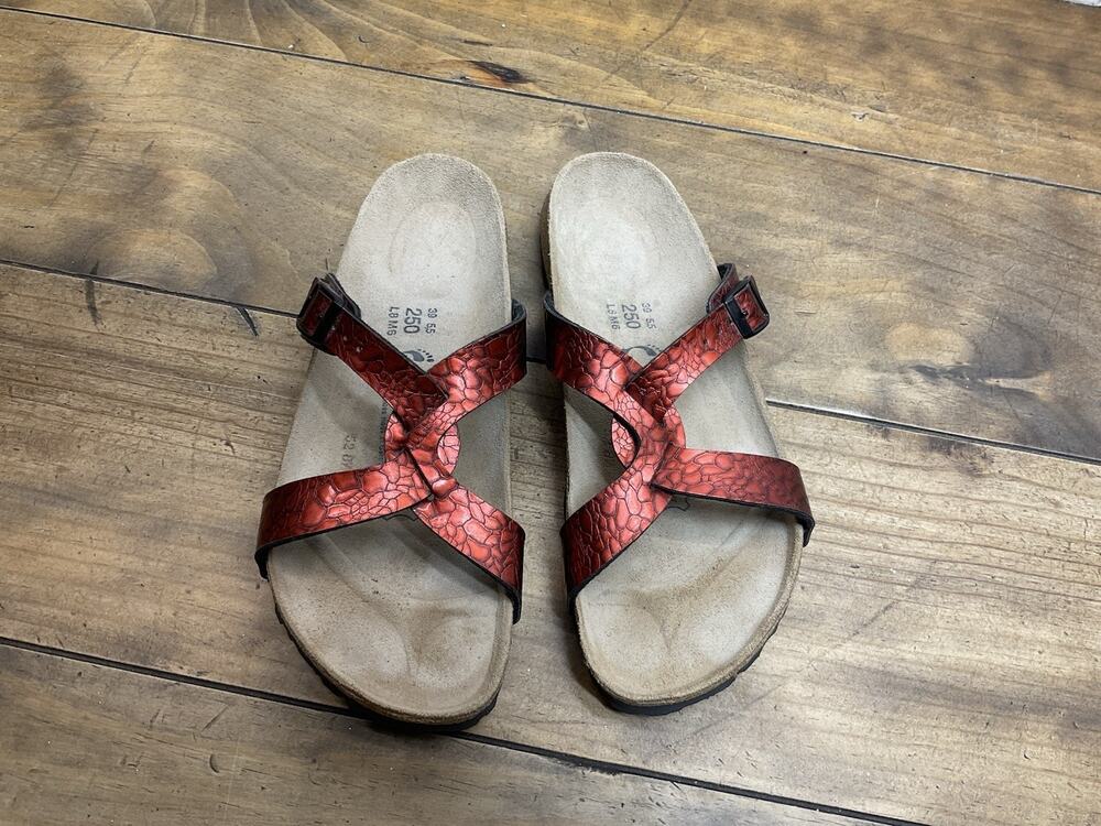 Birkenstock Birki’s Sylt Metallic Red Croc Embossed Sandals Size 39 US W 8 M 5